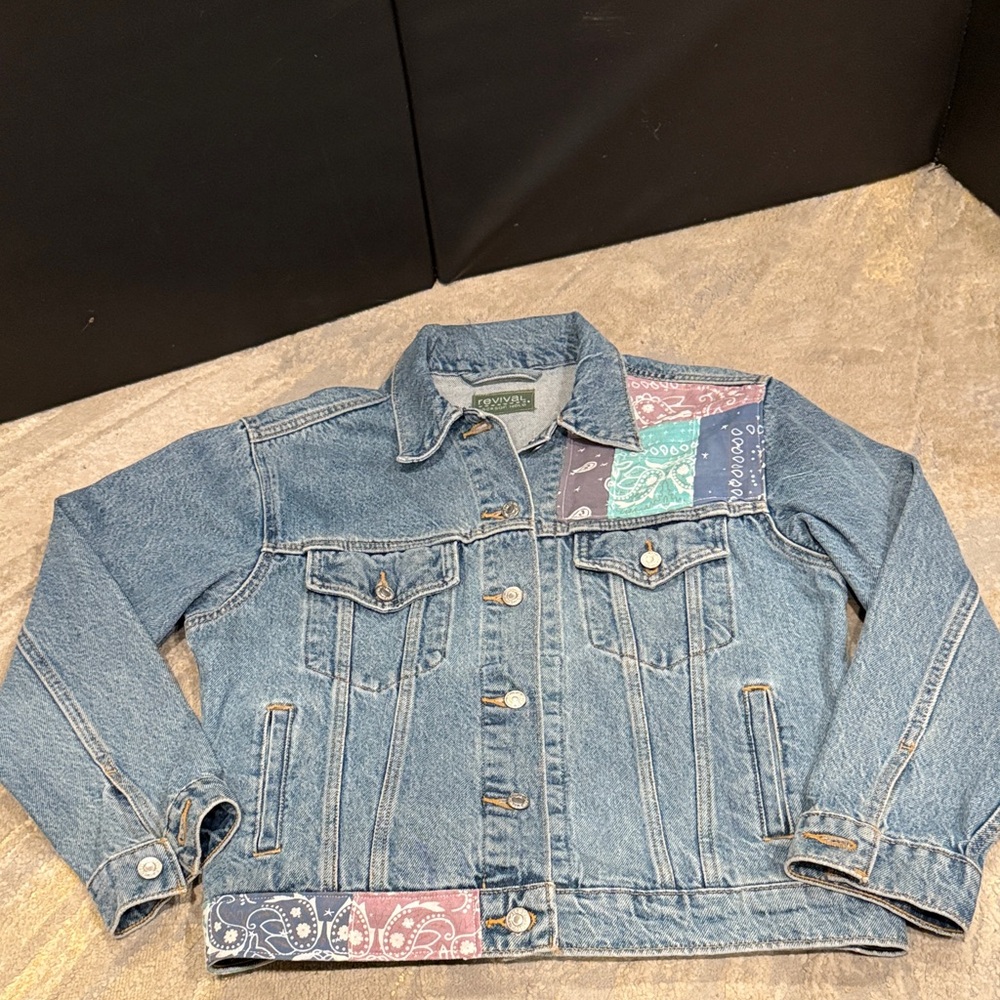 Revival Denim Jacket by Jackson Hole custome bandana patchwork size L in EUc